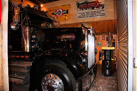 KENWORTH RIG - click to enlarge